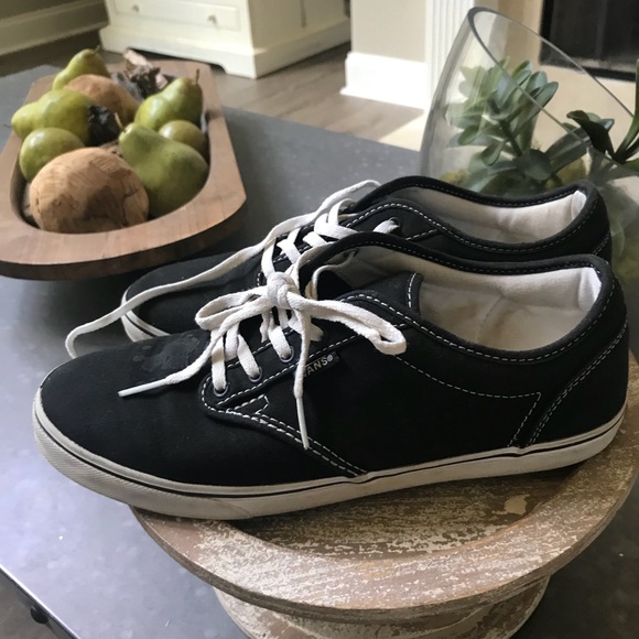 Vans - Picture 2 of 2